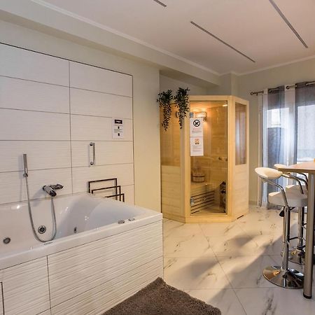 Romantic Deluxe Svite Wise Jacuzzi And Sauna Ateny Zewnętrze zdjęcie