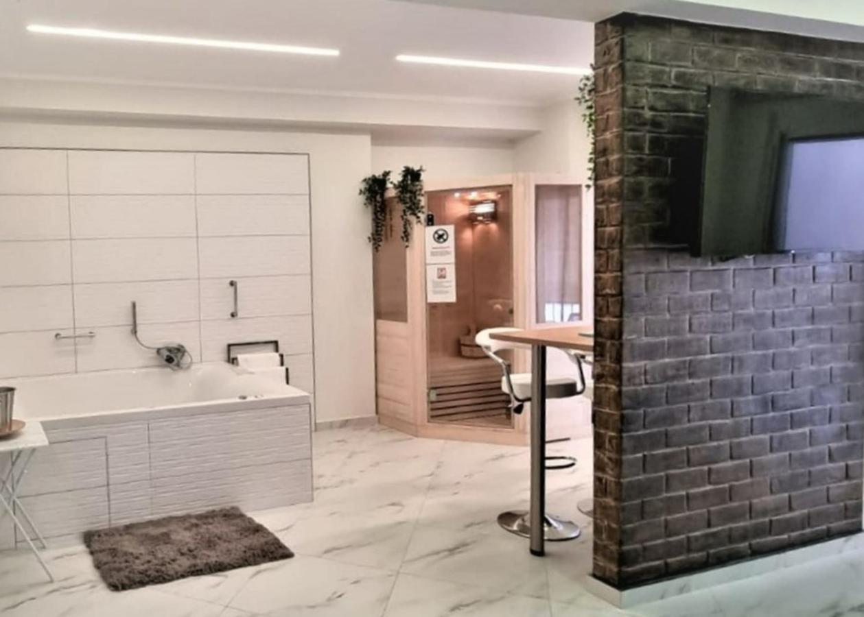 Romantic Deluxe Svite Wise Jacuzzi And Sauna Ateny Zewnętrze zdjęcie